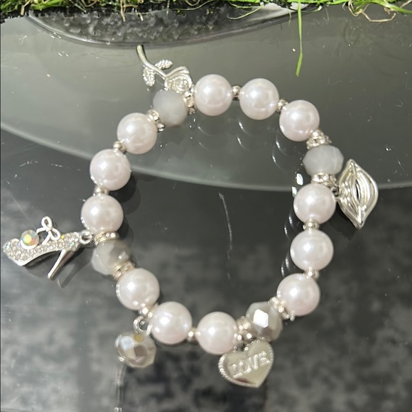 Chloe Accessory Jewelry - Elegant Silver and White Pearl Bracelet with Heart Charms